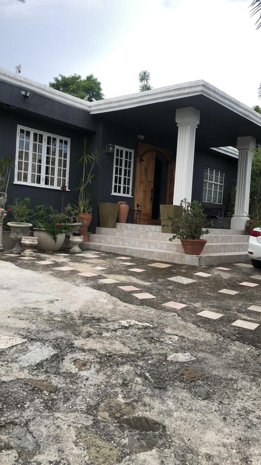 In The Heart Of Kingston Villa Exterior photo